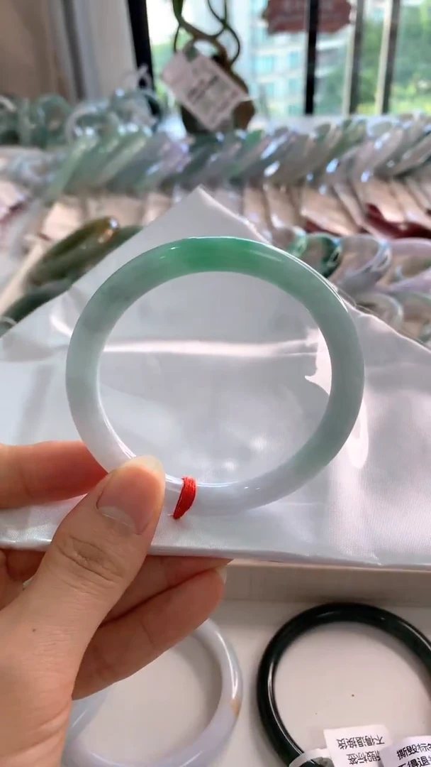 未镶嵌手镯翡翠57.9圆条