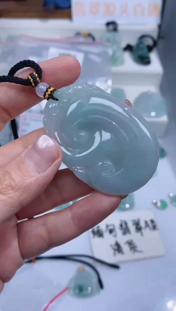 颈饰未镶嵌翡翠吊坠
