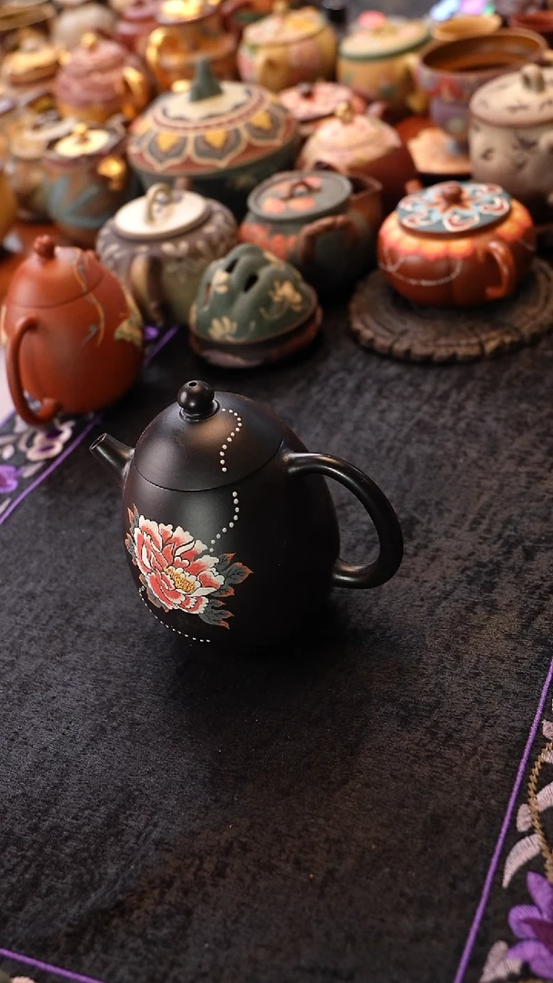 茶壶紫砂黑色牡丹龙蛋