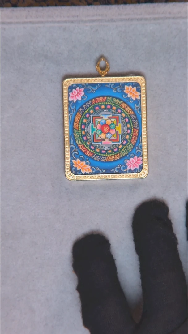 吊坠纯手绘唐卡坛城六字4*5cm