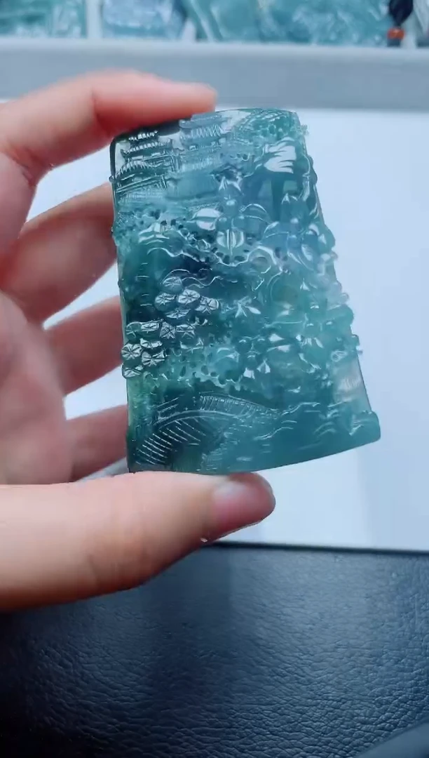 颈饰未镶嵌翡翠