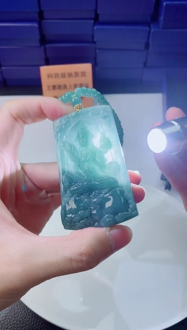翡翠未镶嵌颈饰1111111111