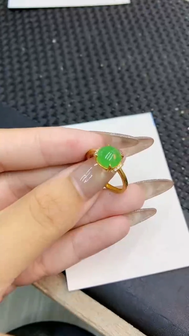 颈饰未镶嵌翡翠1