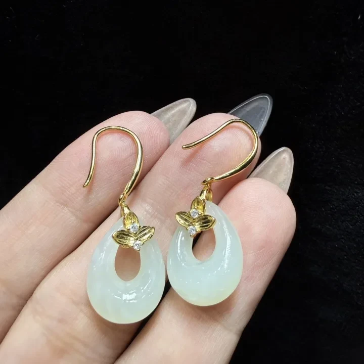 和田玉耳环 和田玉耳环