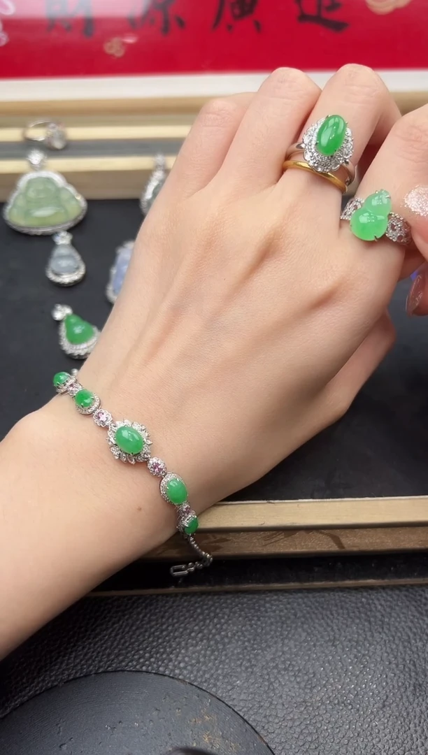 吊坠(不含链)18K金镶嵌翡翠勿拍