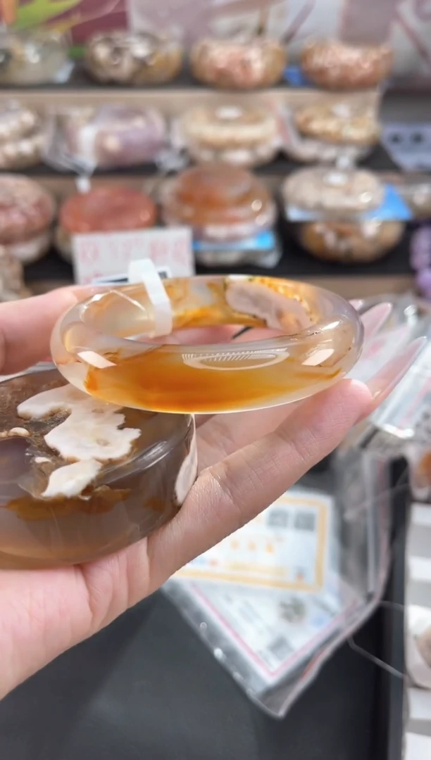 未镶嵌手镯石英质玉59