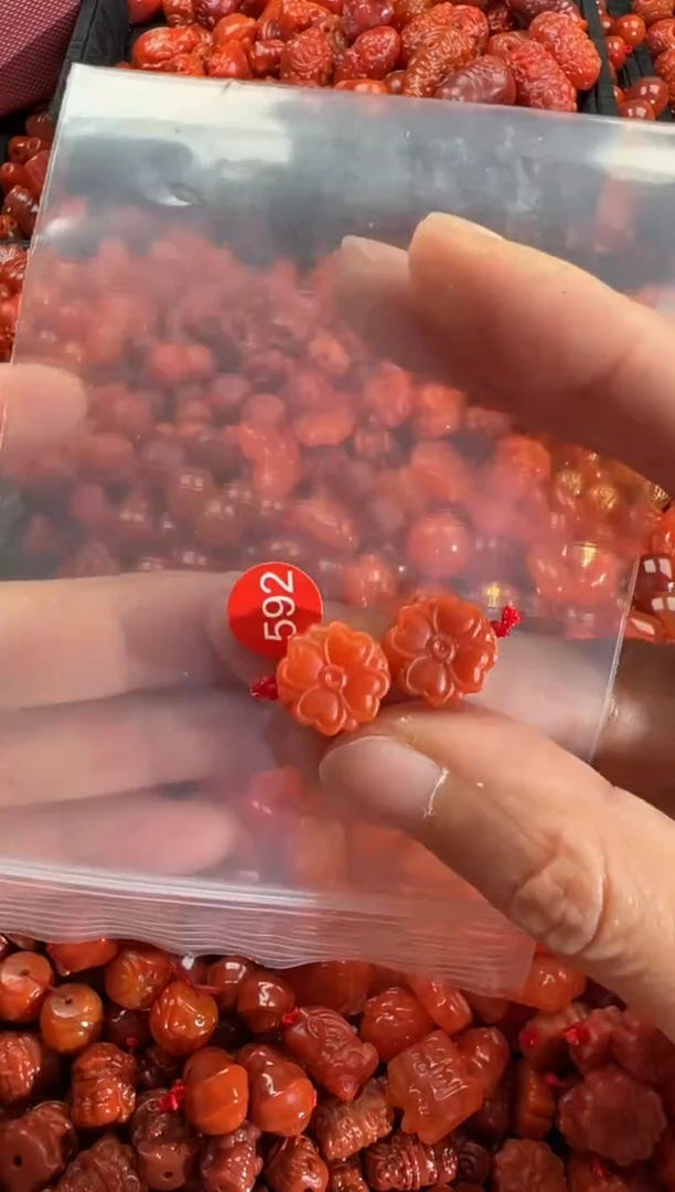 【闪购商品】南红玛瑙颈饰未镶嵌1