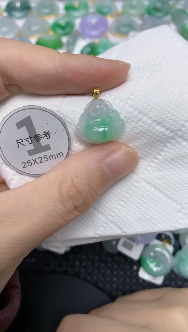 颈饰18K金镶嵌翡翠111111111