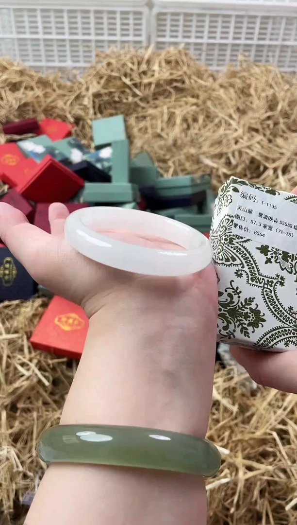 未镶嵌手镯石英质玉T-57