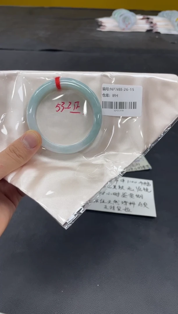 未镶嵌手镯翡翠翡翠手镯