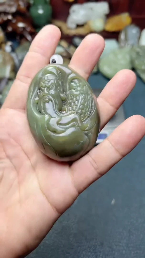 和田玉未镶嵌把件-