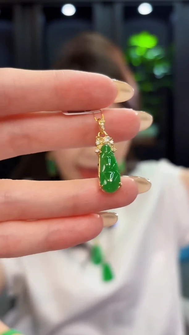 翡翠未镶嵌颈饰 缅料A货/支持复检/一件