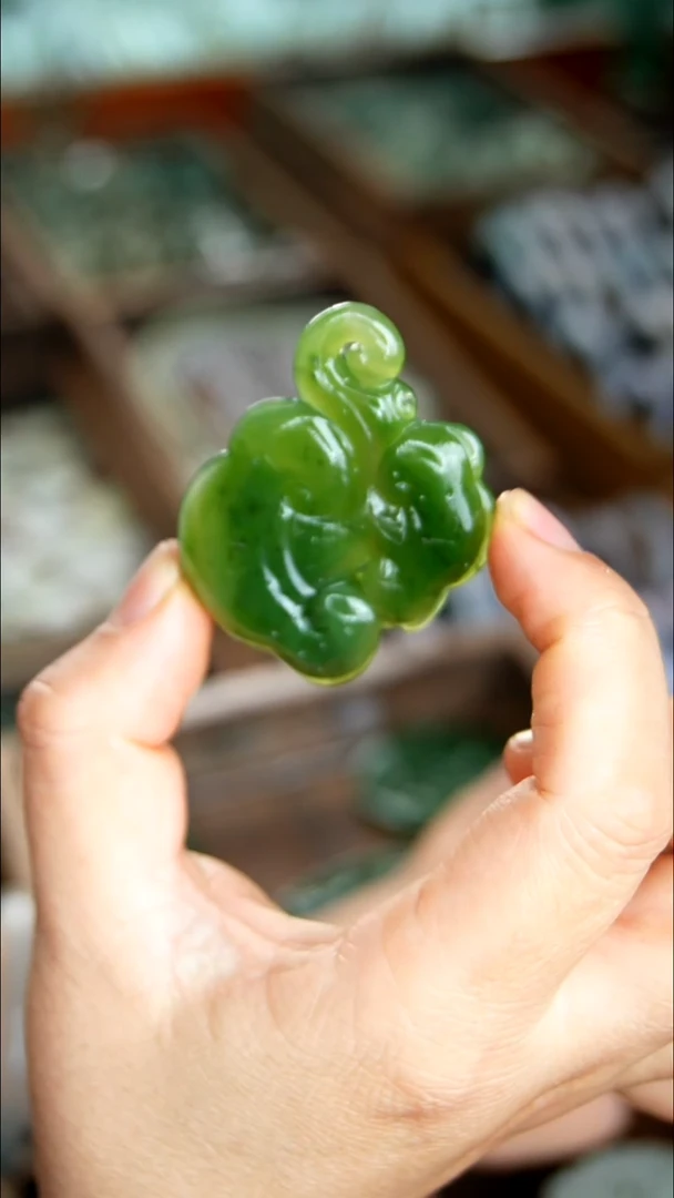 颈饰未镶嵌和田玉（碧玉）001