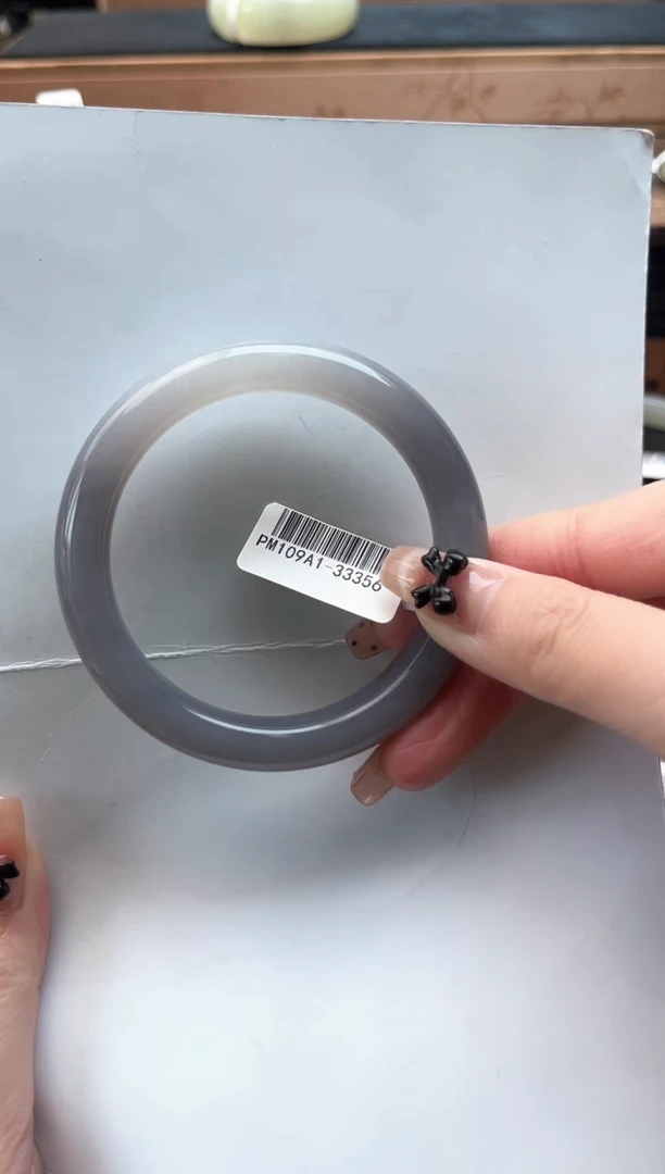 【闪购商品】和田玉手镯未镶嵌56