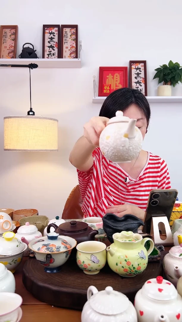 景德镇陶瓷黄色茶壶