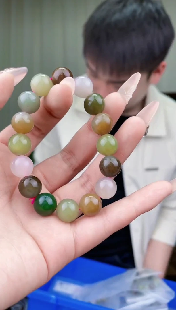 【闪购商品】和田玉挂件未镶嵌拍一发一，多样性发货！