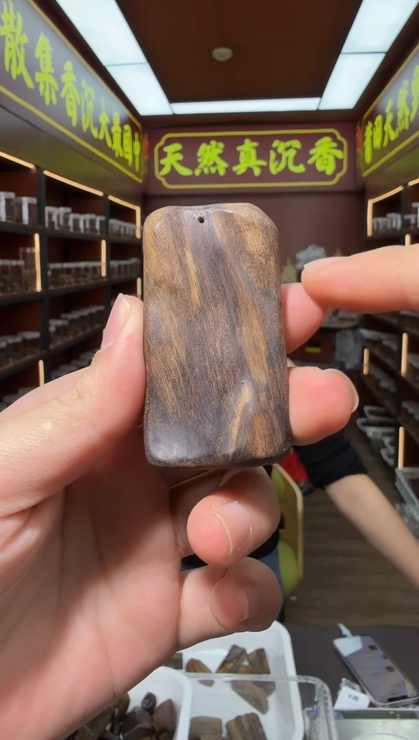 沉香吊坠138号柬埔寨多样性发一