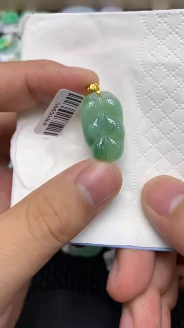 颈饰未镶嵌翡翠天然缅甸翡翠A货