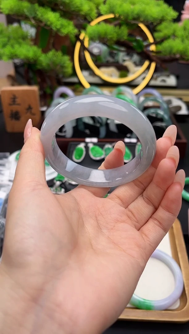 未镶嵌手镯翡翠手镯