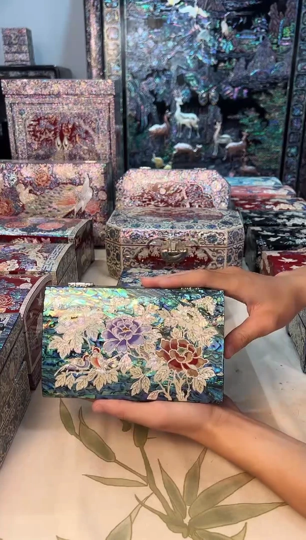 黑金鲍底·弘贝雅螺钿漆器文化馆