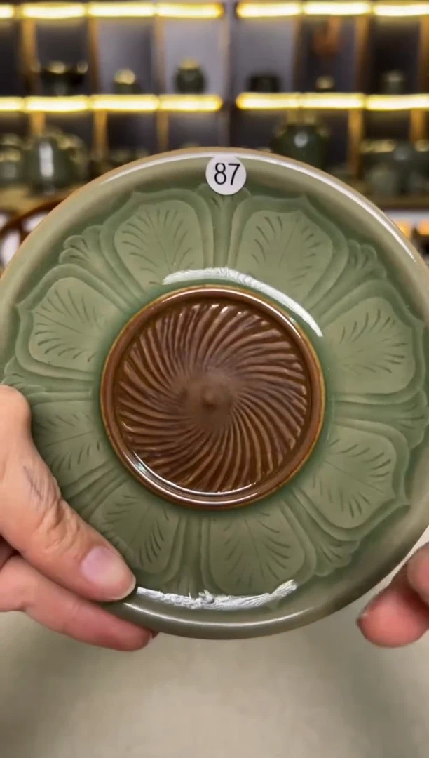 陶瓷纯手工双色釉跳刀莲瓣蕉叶双面杯垫87号