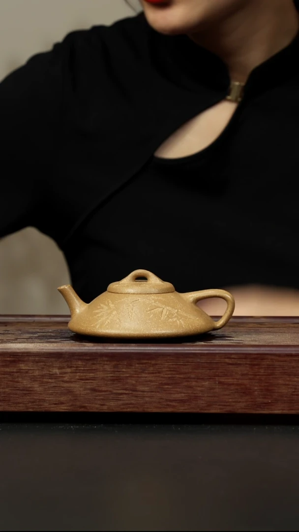 紫砂茶壶沧*老段 刻绘合瓢