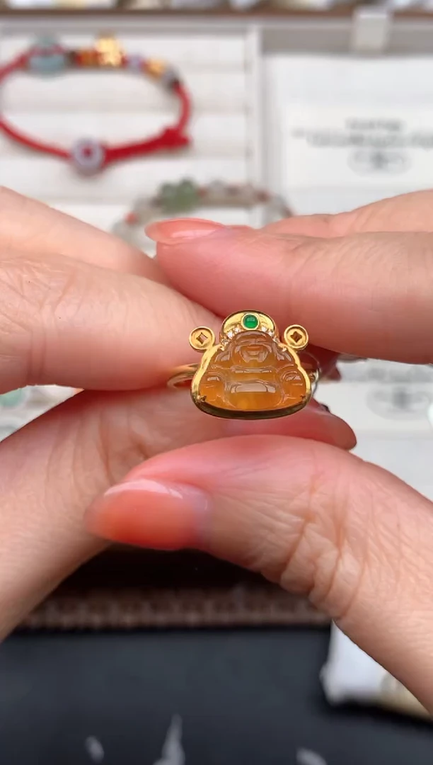 18K金镶嵌挂件翡翠1