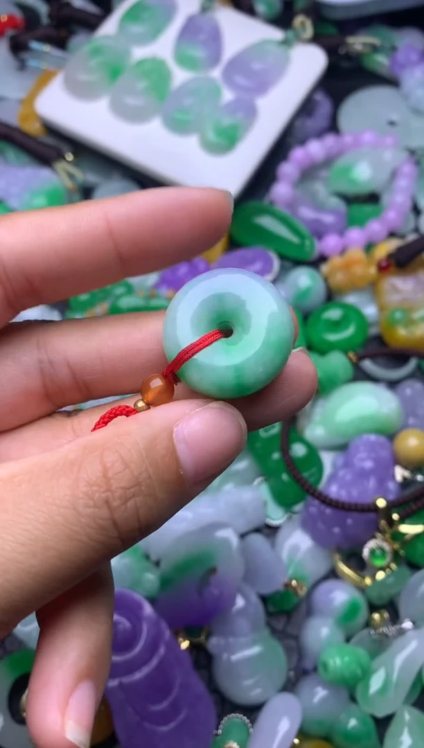 颈饰未镶嵌翡翠缅甸翡翠吊坠