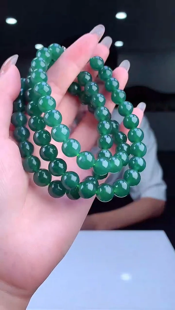 颈饰未镶嵌翡翠天然翡翠（拍一发一)