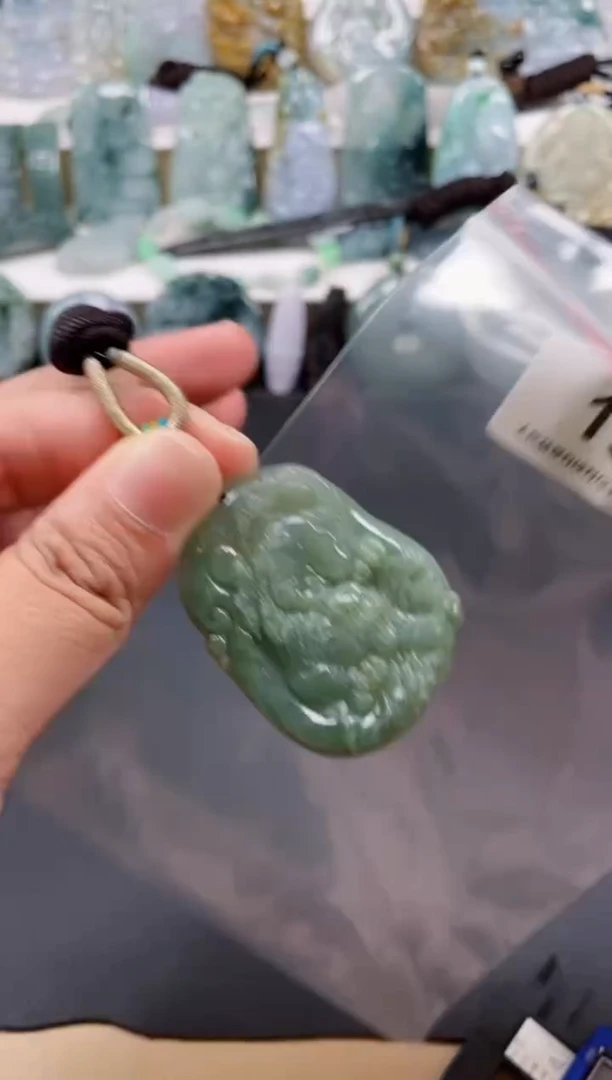 翡翠未镶嵌颈饰天然翡翠吊坠192