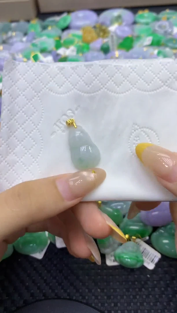 颈饰未镶嵌翡翠天然缅甸翡翠A货