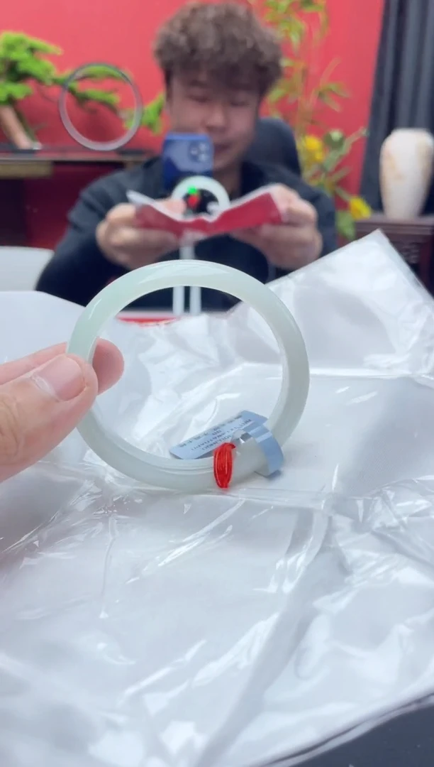 未镶嵌手镯（贵妃镯）翡翠16