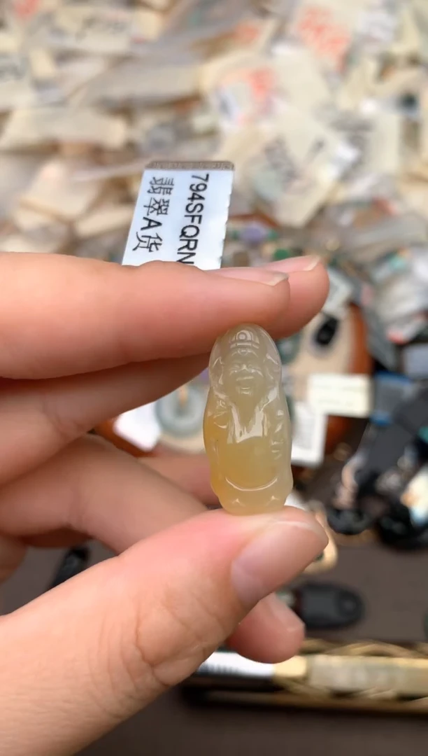 未镶嵌挂件翡翠—