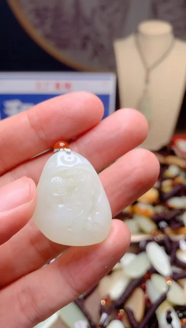 和田玉未镶嵌颈饰1