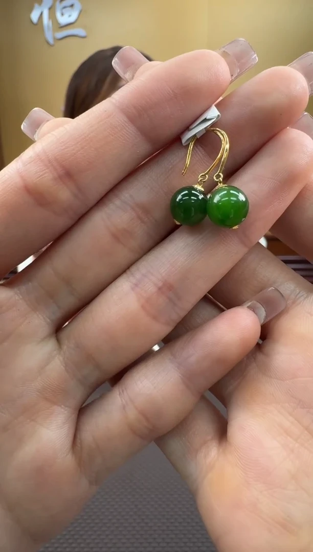 【闪购商品】和田玉耳饰18K金镶嵌一对