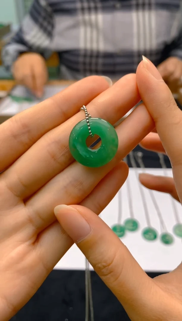 【闪购商品】石英质玉颈饰合金0102