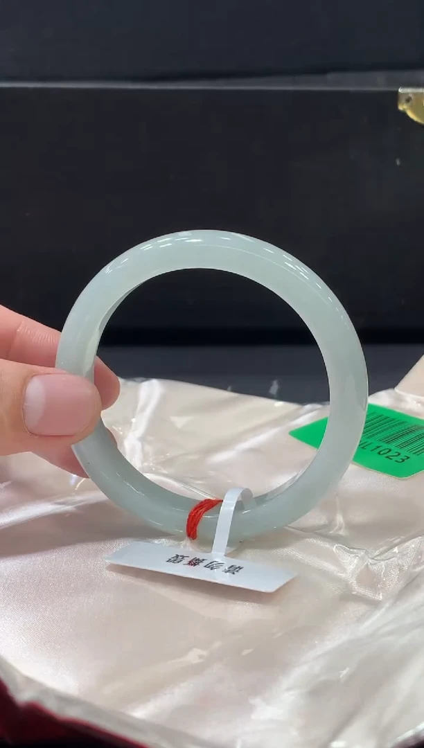 未镶嵌手镯翡翠翡翠手镯