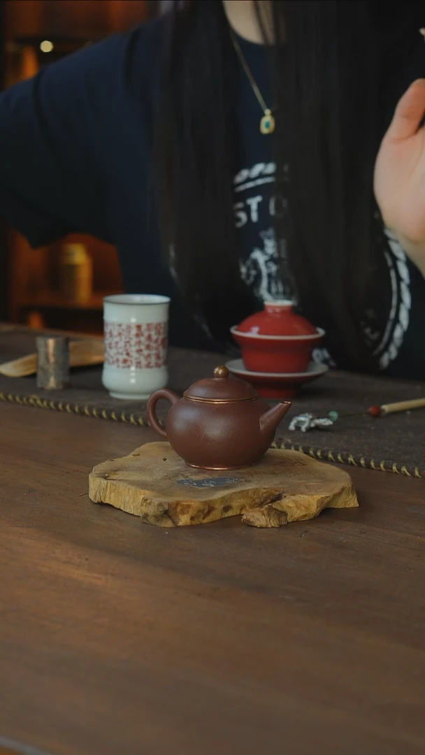 足***木包五铜紫泥水平紫砂壶..
