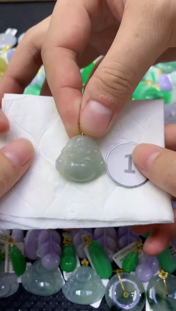 颈饰未镶嵌翡翠天然缅甸翡翠A货