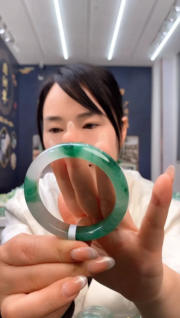 【闪购商品】石英质玉手镯未镶嵌16