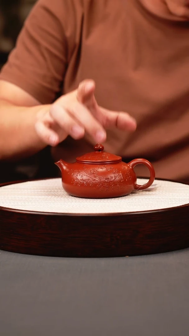 茶壶紫砂红皮龙 寒江 堆梅