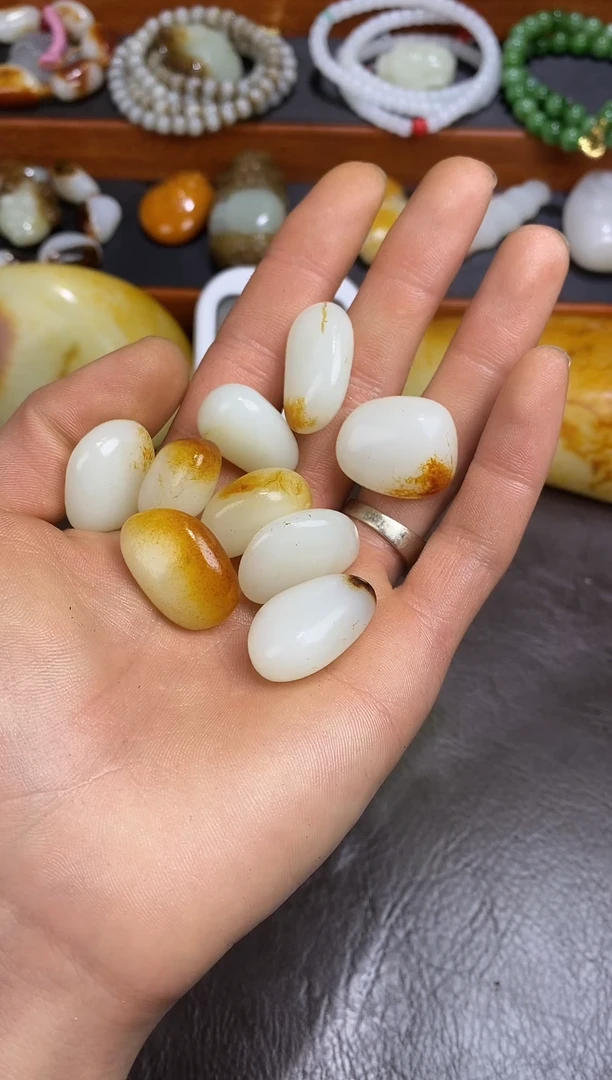 未镶嵌和田玉摆件艾****…和田玉