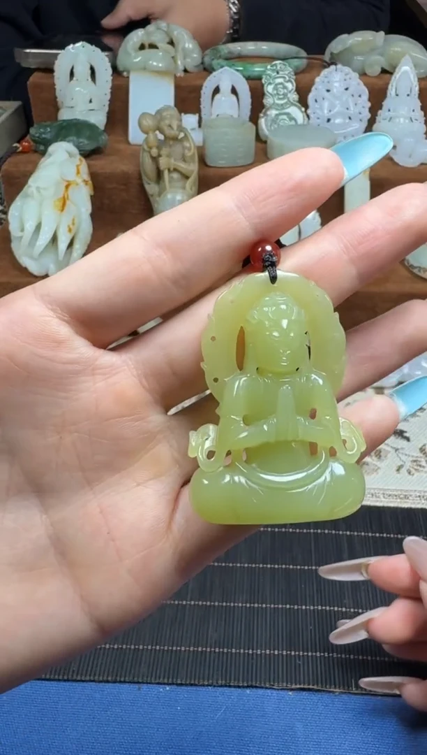 颈饰未镶嵌和田玉1
