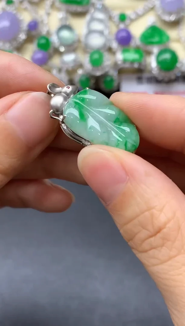 颈饰18K金镶嵌翡翠157-中国好珍宝