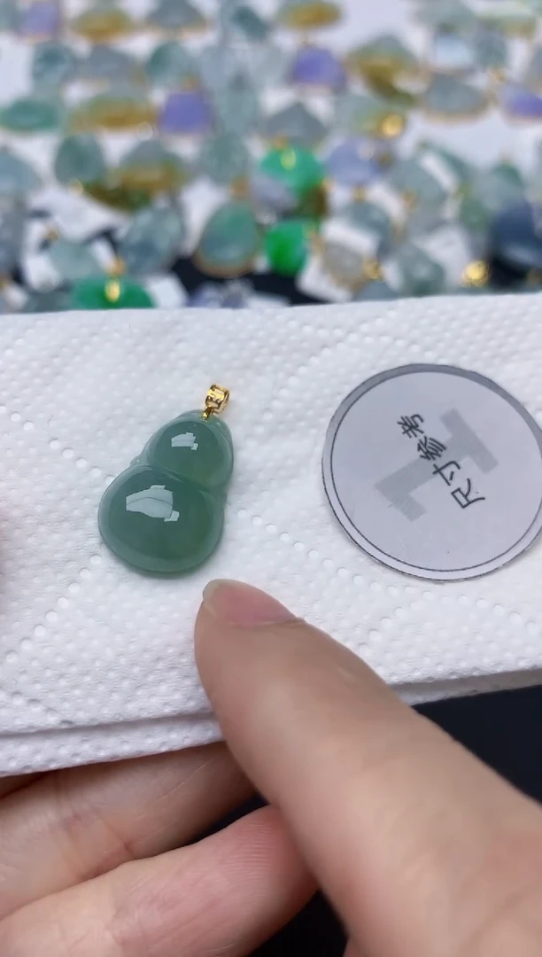 翡翠18K金镶嵌颈饰天然缅甸A货翡翠