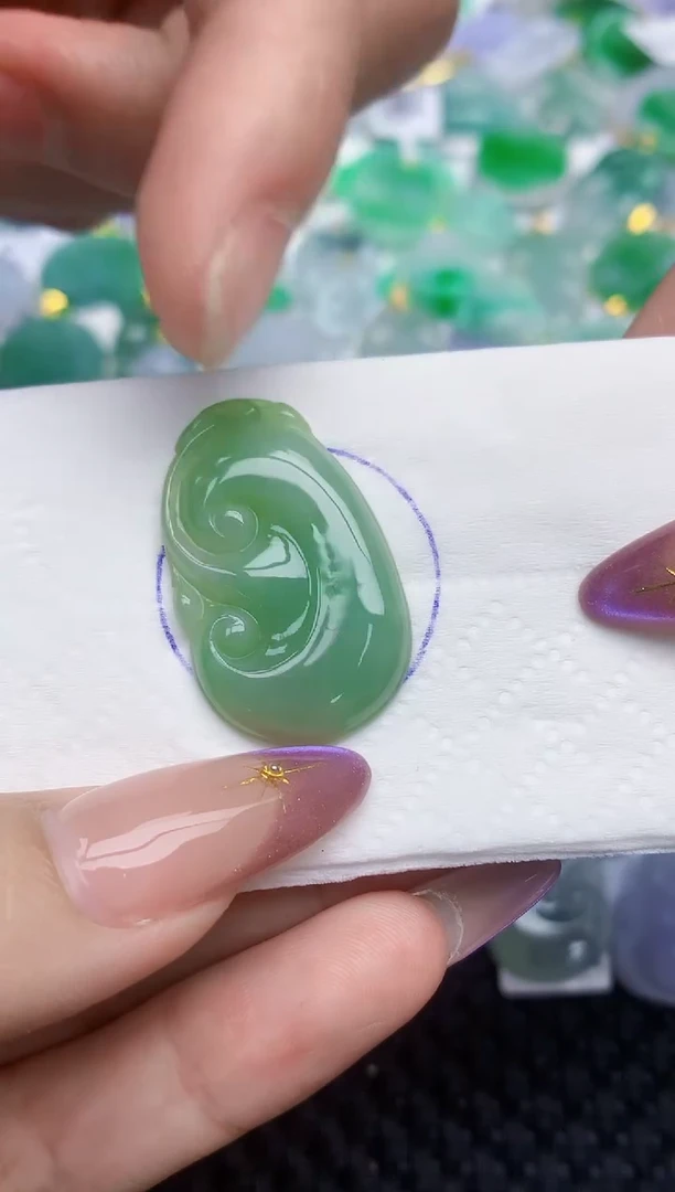 翡翠未镶嵌颈饰   天然翡翠A货  百元以上9米证书费自理