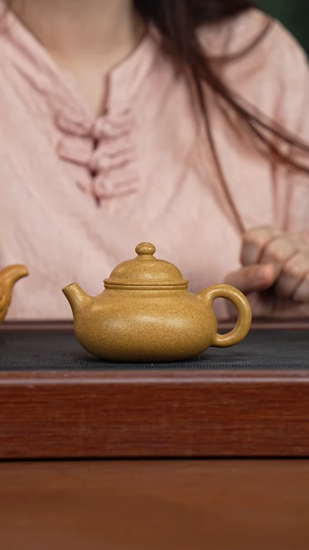 茶壶紫砂黄金段容天