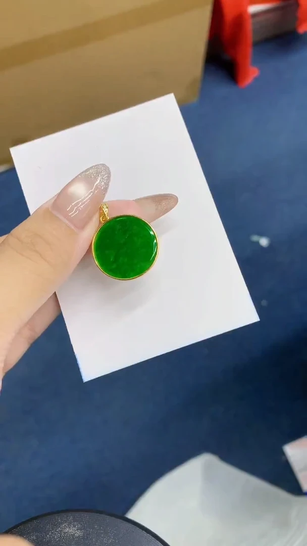 颈饰未镶嵌翡翠1