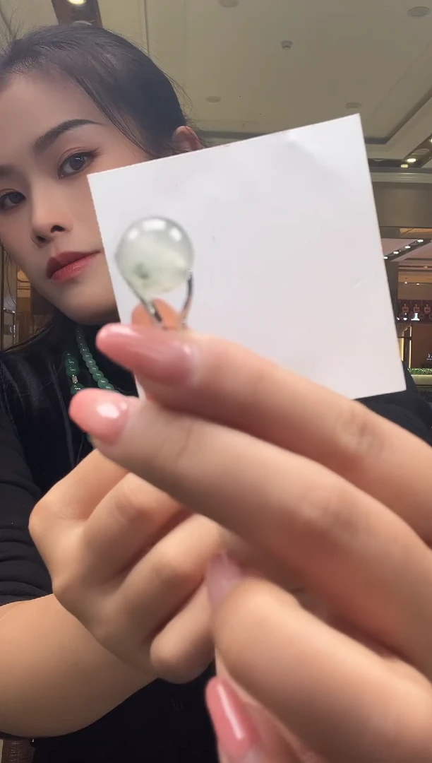 未镶嵌手镯石英质玉（非洲翠）1