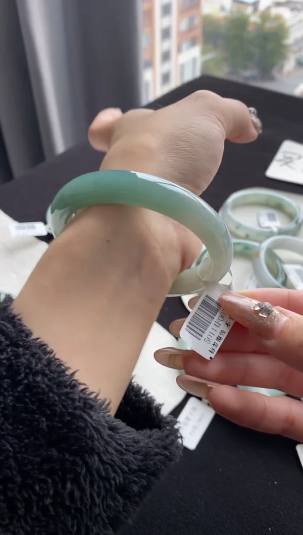 【闪购商品】翡翠手镯未镶嵌58.6圈~不退不换